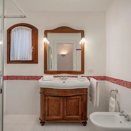 Alba Piscina Vista Mare Villa